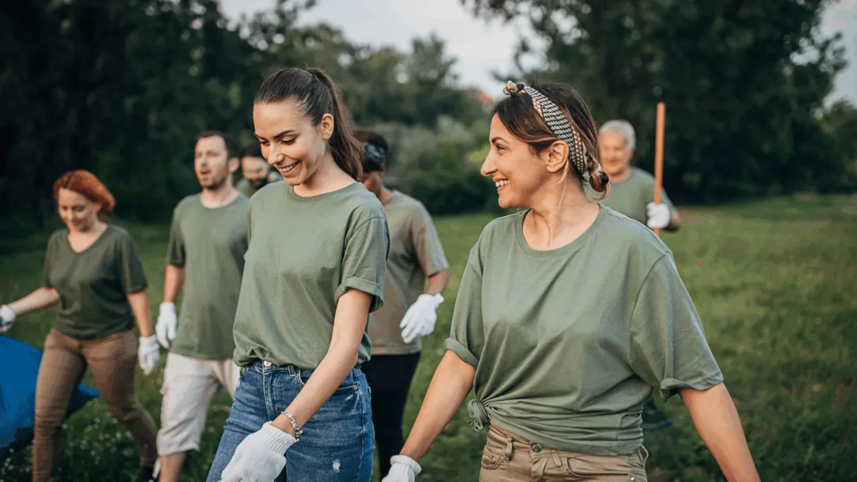 Outdoor volunteer group