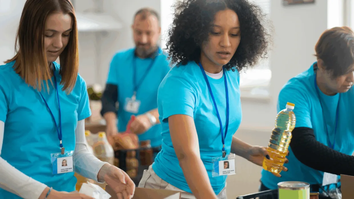 Organizing volunteers