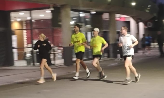 Tom Birch volunteering with Achilles as a guide runner in London