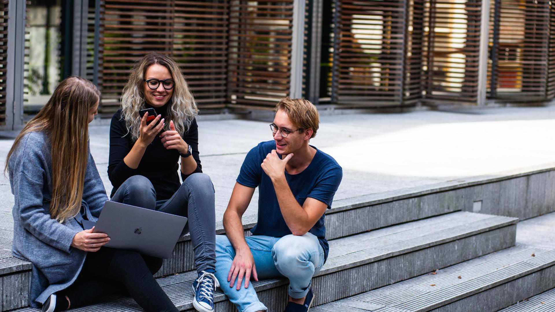 How tech-savvy students are embracing workforce management - Rosterfy