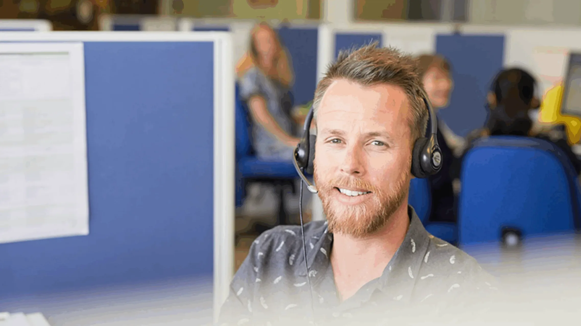 Lifeline Australia volunteer working in call centre