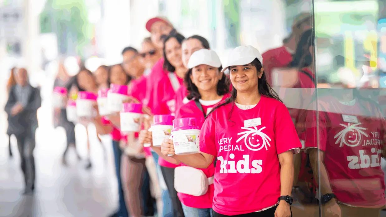 Very Special Kids volunteers