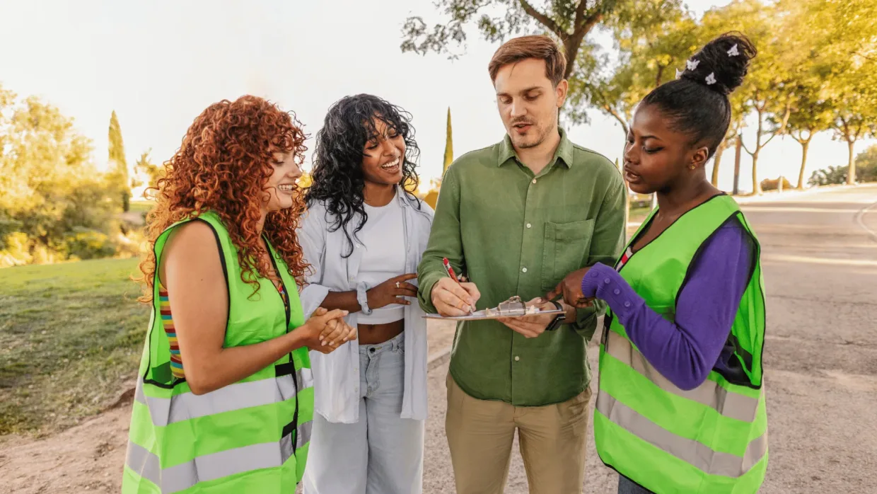 8 tips for communication in the workplace that will help your volunteer organization thrive